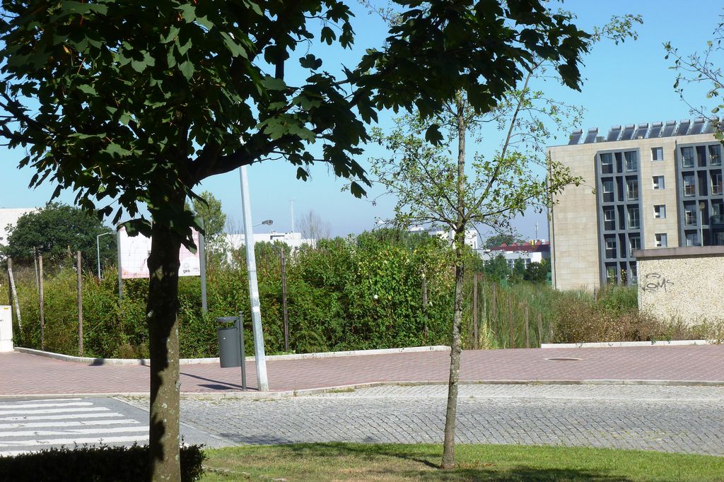 Terreno p/ contr. altura